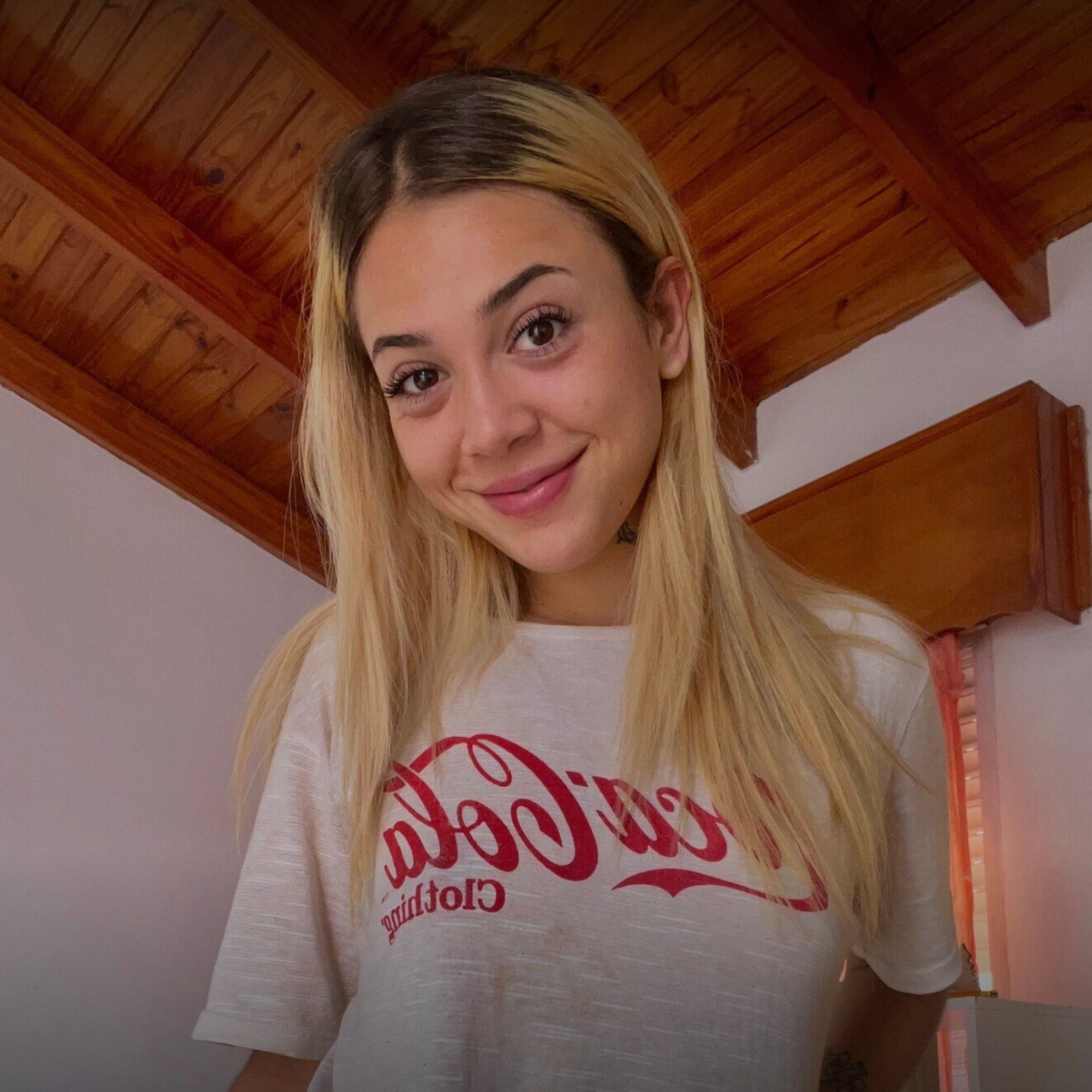 Athena 👱🏼‍♀️ Teen Blonde